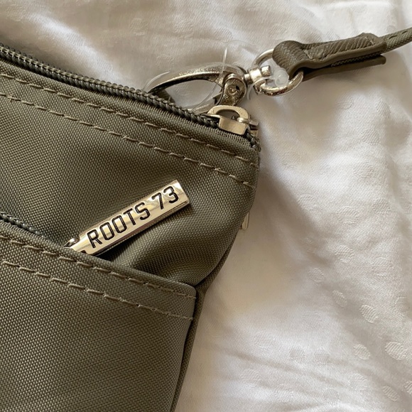 Grey Roots shoulder bag - Picture 2 of 2